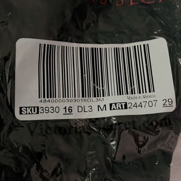 Victoria’s Secret black lace and cotton thong - Picture 3 of 3